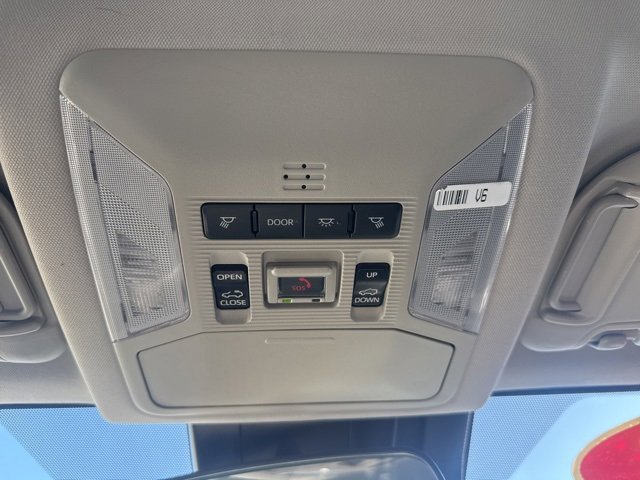 Used 2022 Toyota RAV4 XLE Premium image 22