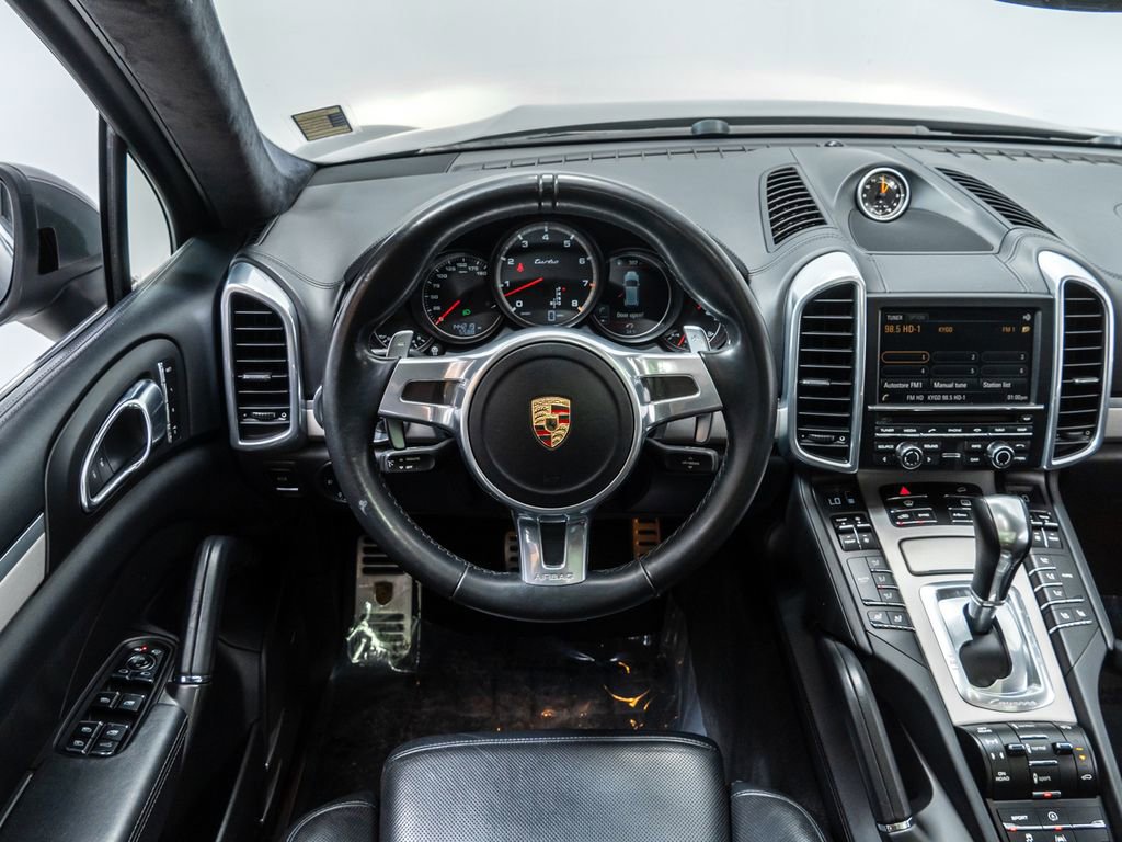 Used 2014 Porsche Cayenne Turbo image 14