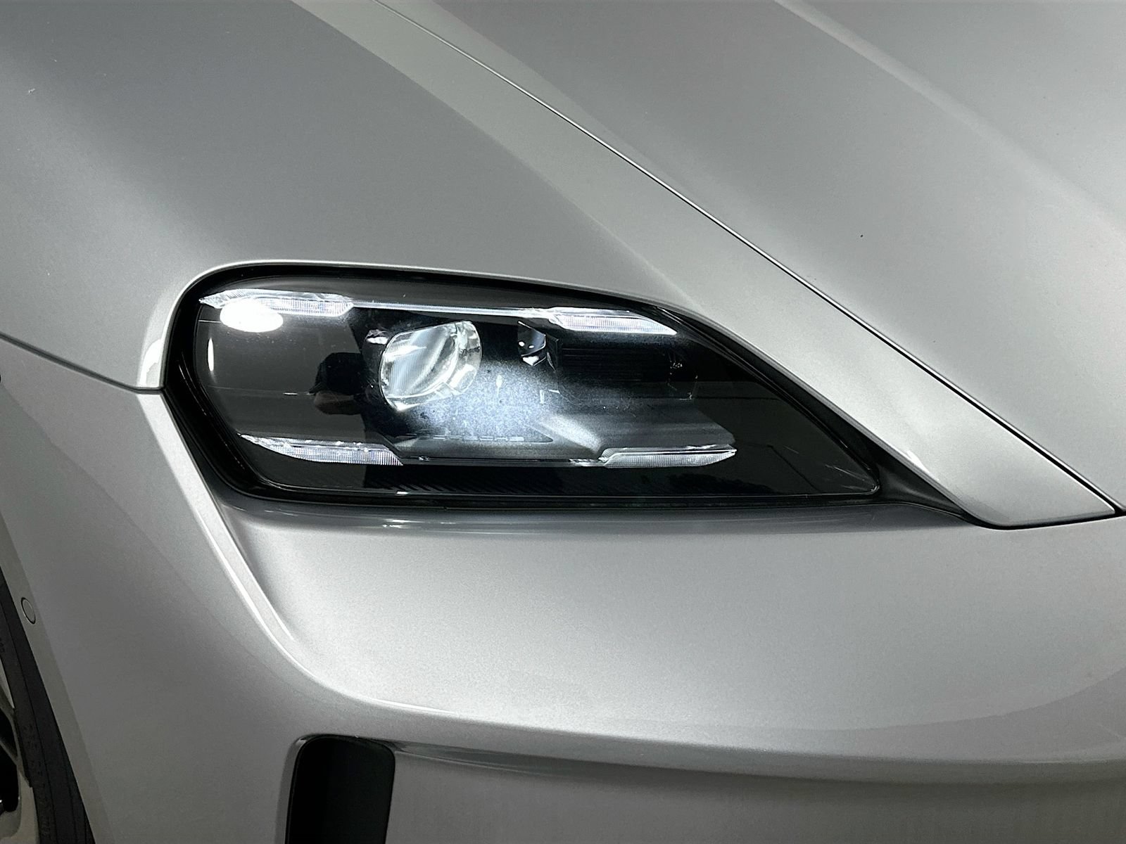 New 2026 Porsche Taycan GTS AWD/4WD image 10