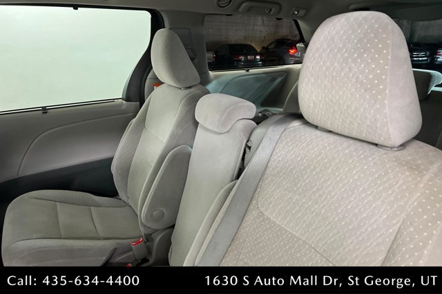 Used 2020 Toyota Sienna LE FWD image 19
