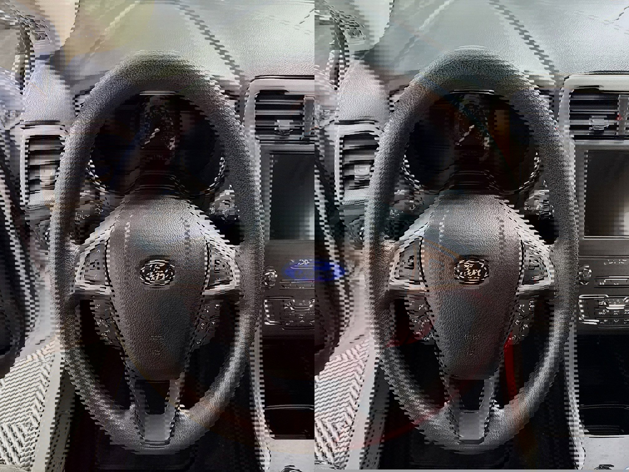 Used 2020 Ford Fusion SE image 13