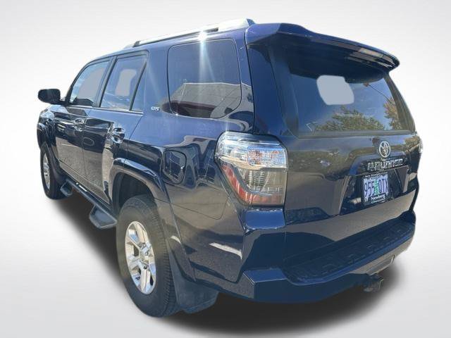 Used 2015 Toyota 4Runner SR5 AWD/4WD image 4