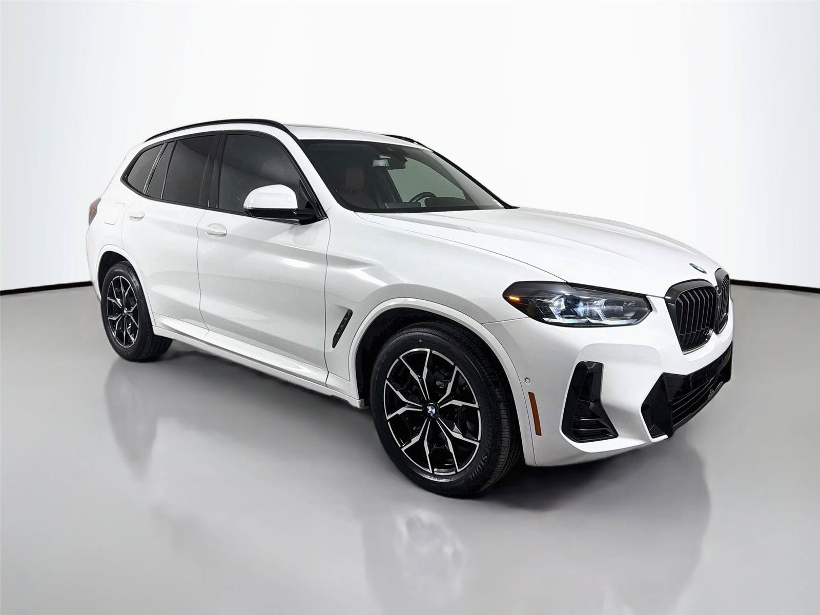 Used 2024 BMW X3 sDrive30i w/ M Sport Package RWD image 4