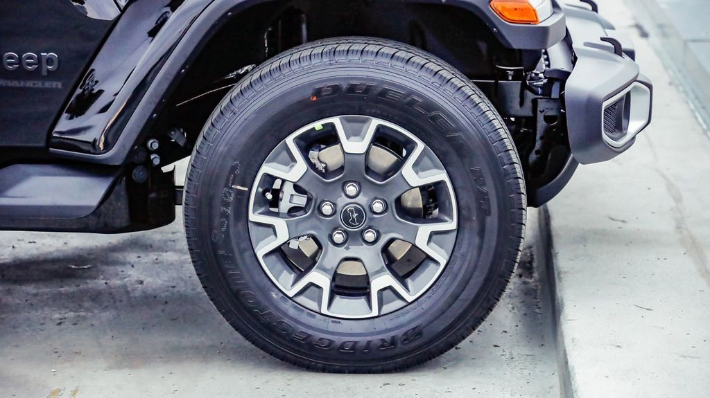 New 2026 Jeep Wrangler Unlimited Sahara AWD/4WD image 11