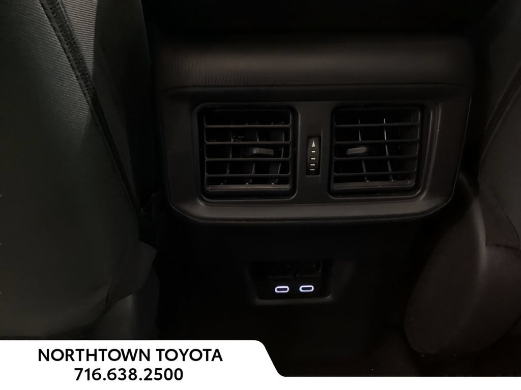 Used 2025 Toyota RAV4 XLE AWD/4WD image 14