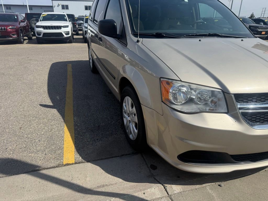 Used 2015 Dodge Grand Caravan American Value Package FWD image 3
