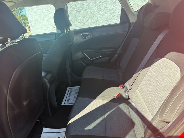 Used 2020 Kia Soul S FWD image 11
