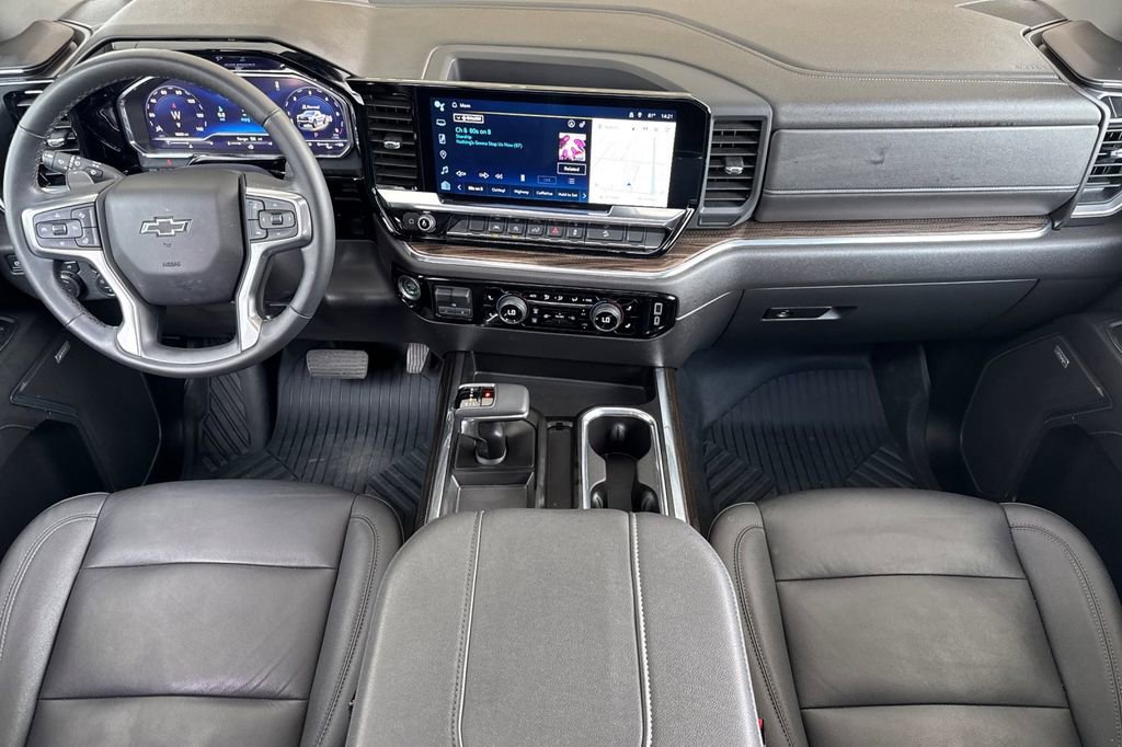 Used 2024 Chevrolet Silverado 1500 LT Trail Boss w/ Convenience Package II AWD/4WD image 13