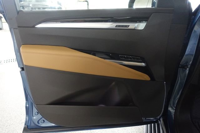 New 2026 Cadillac Escalade ESV Luxury w/ LPO, Radiant Package image 9