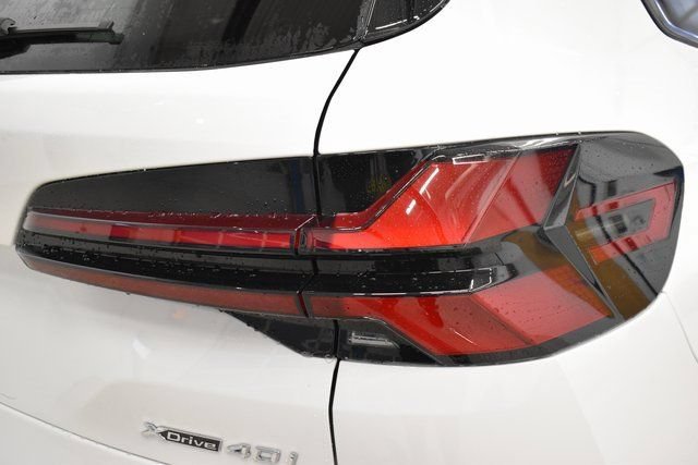 New 2026 BMW X5 xDrive40i w/ M Sport Package AWD/4WD image 12