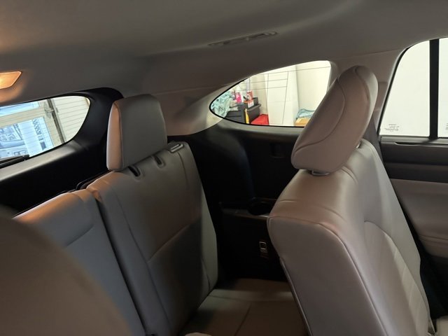 Used 2022 Toyota Highlander XLE image 40