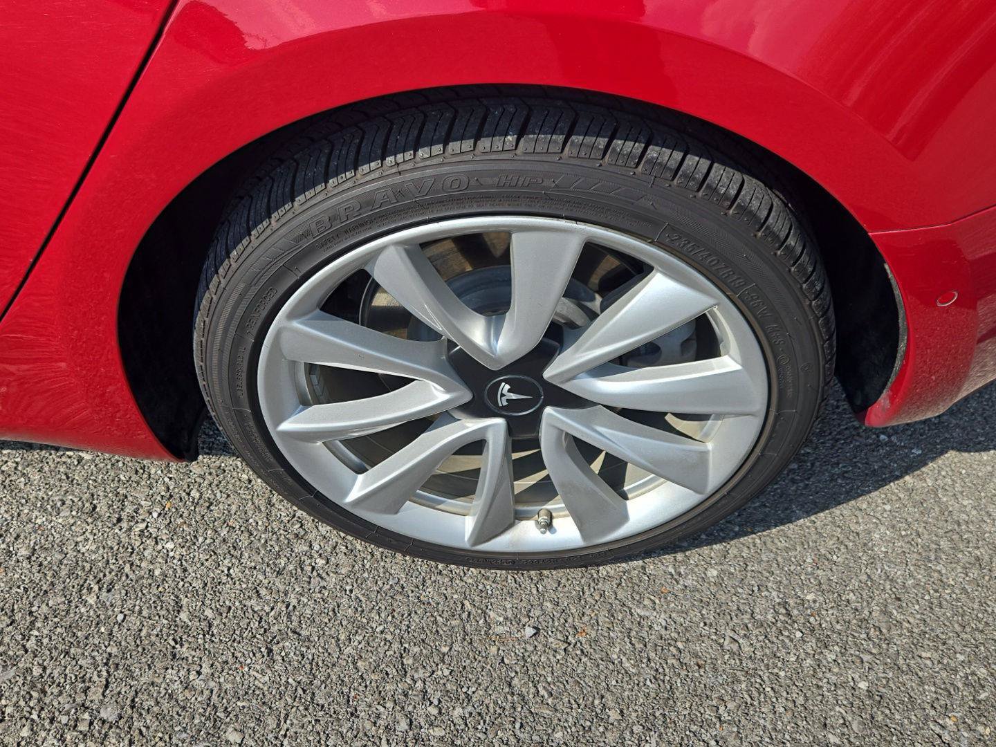 Used 2018 Tesla Model 3 Long Range AWD/4WD image 11