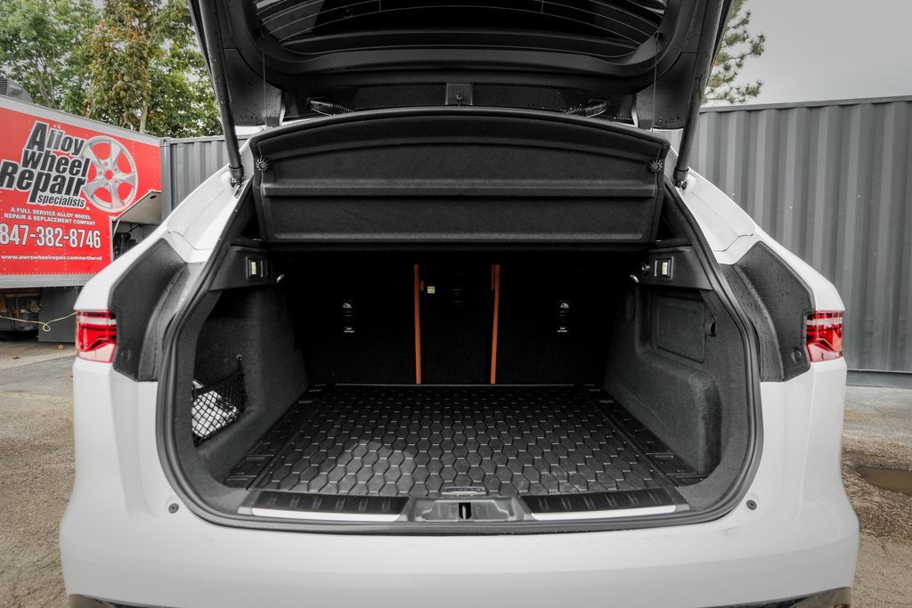 New 2026 Jaguar F-PACE R-Dynamic S image 8