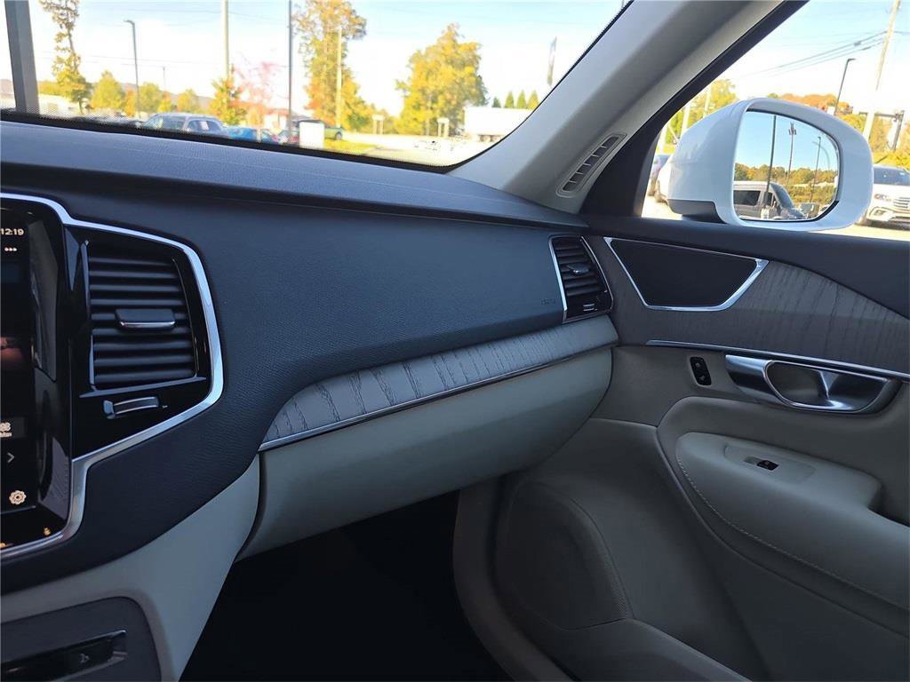 Used 2025 Volvo XC90 T8 Plus w/ Protection Package Premier image 27