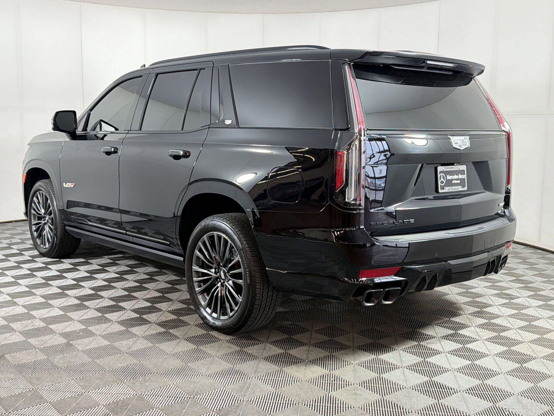 Used 2024 Cadillac Escalade V w/ Heavy-Duty Trailer Package AWD/4WD image 3