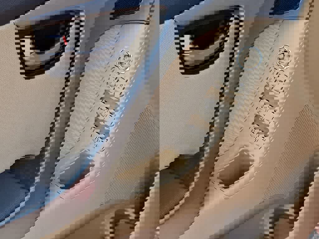 Used 2012 Hyundai Elantra GLS w/ Preferred Pkg 3 FWD image 14