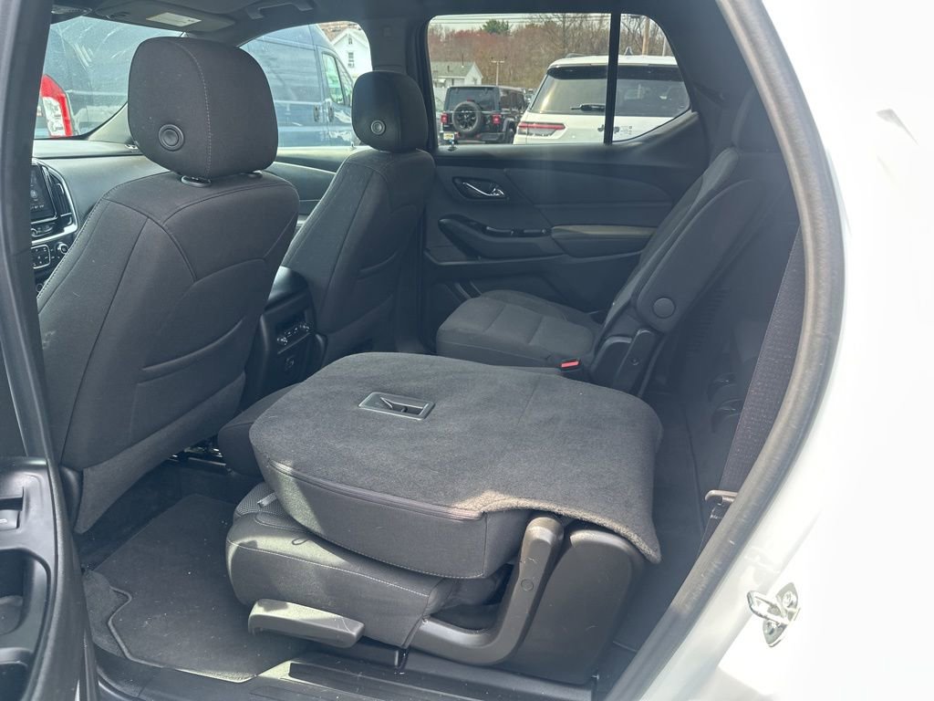 Used 2023 Chevrolet Traverse LT AWD/4WD image 10