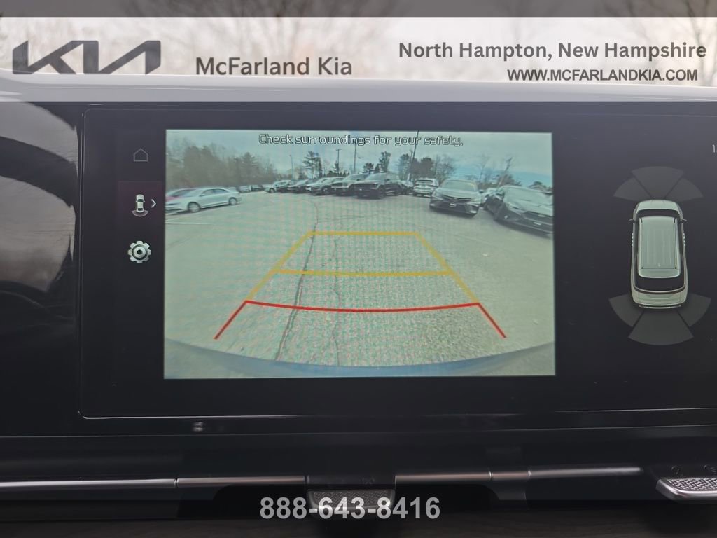 Used 2023 Kia Carnival EX image 22