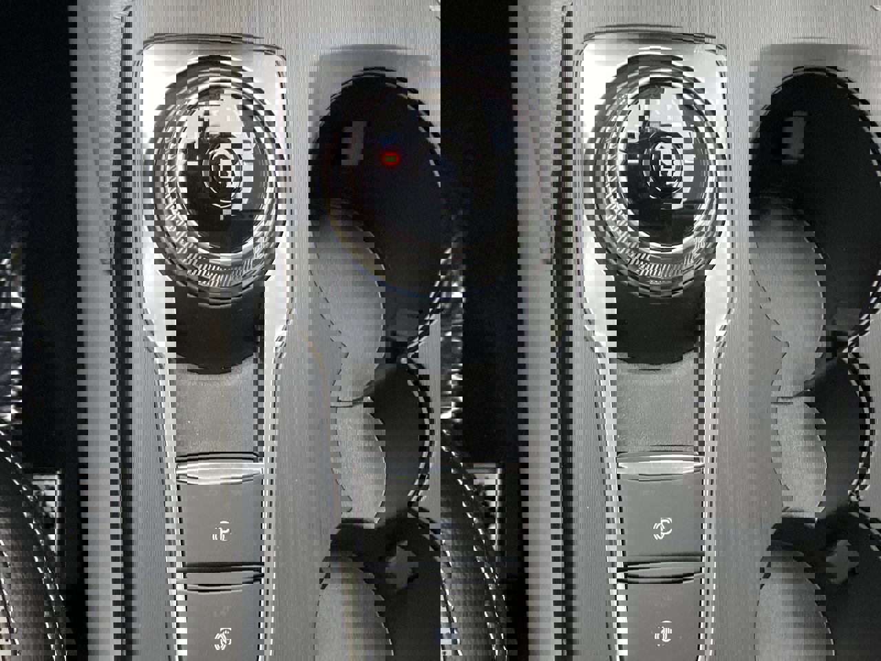 New 2024 Ford Escape SE w/ PHEV Premium Package image 24