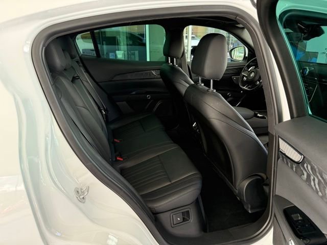 Used 2023 Maserati Grecale Modena image 13