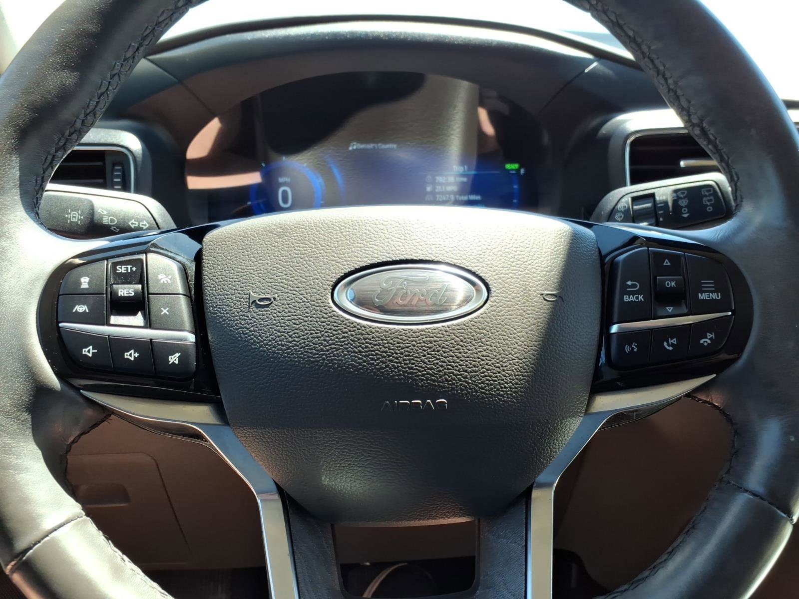 Used 2023 Ford Explorer Platinum w/ Technology Package AWD/4WD image 24
