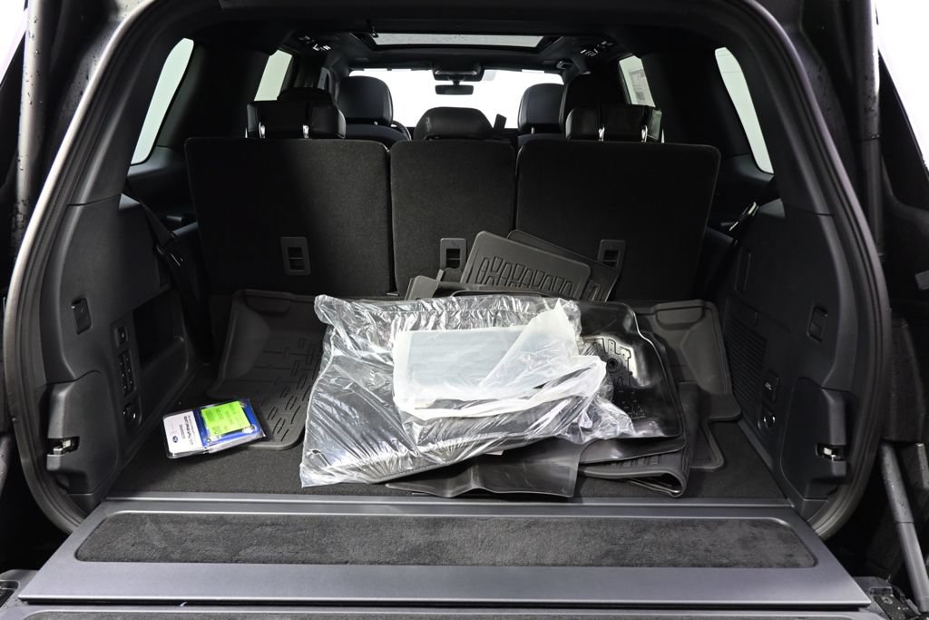 New 2027 Lincoln Navigator Reserve w/ Jet Appearance Package AWD/4WD image 19