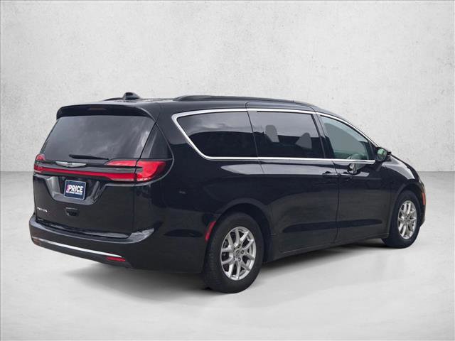 Used 2022 Chrysler Pacifica Touring-L FWD image 5