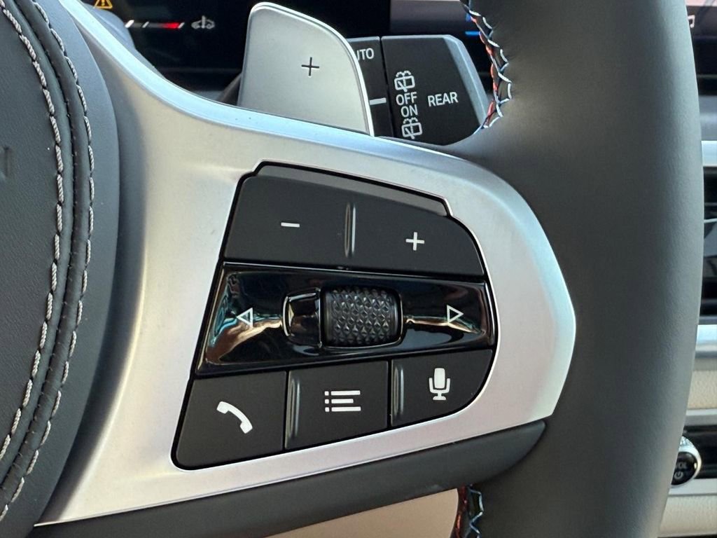 New 2026 BMW X7 M60i image 12