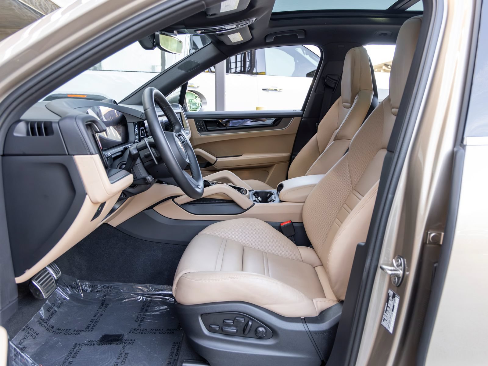 Certified 2025 Porsche Cayenne S AWD/4WD image 32