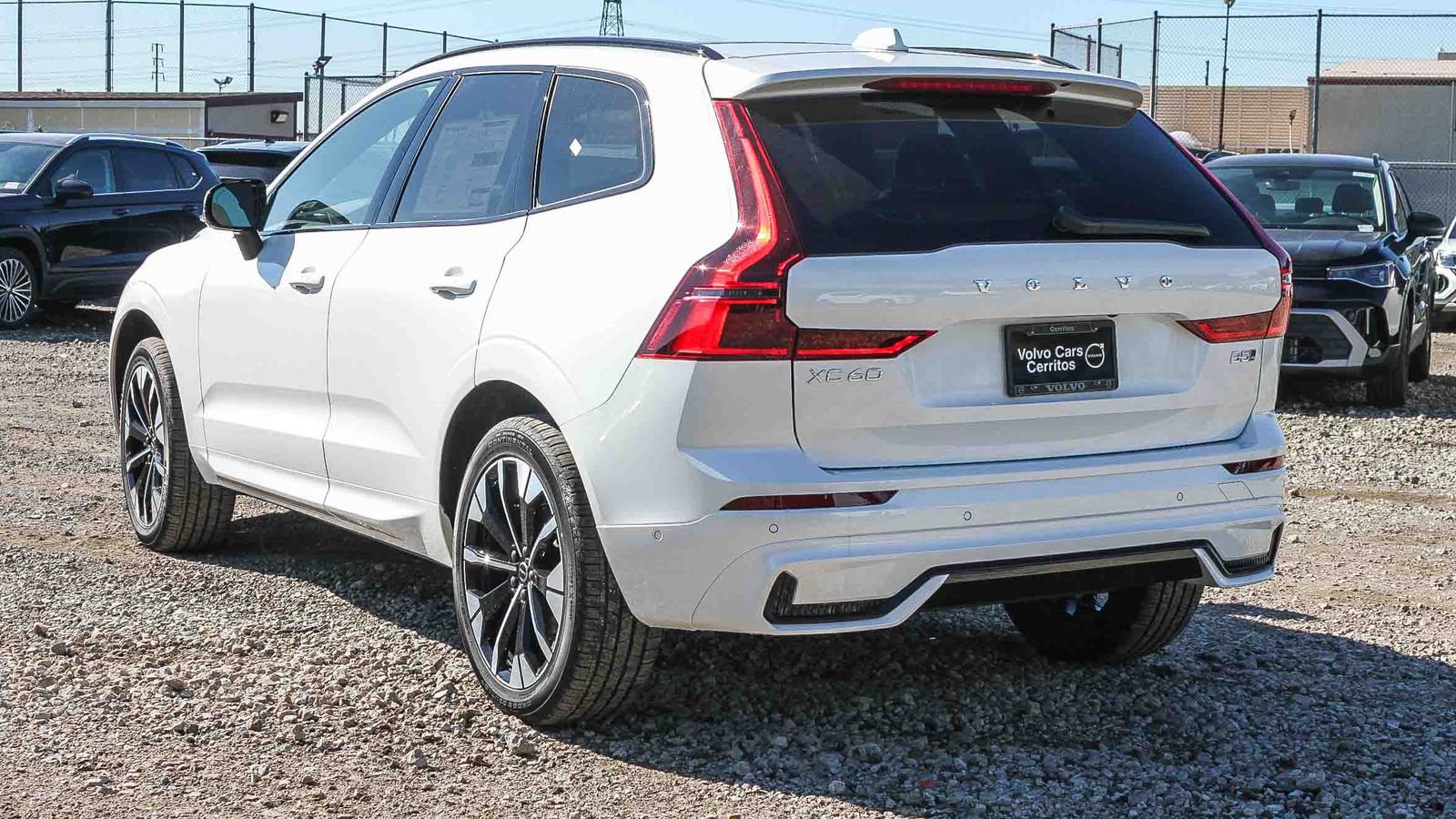 New 2026 Volvo XC60 B5 Plus w/ Climate Package PRO AWD/4WD image 22