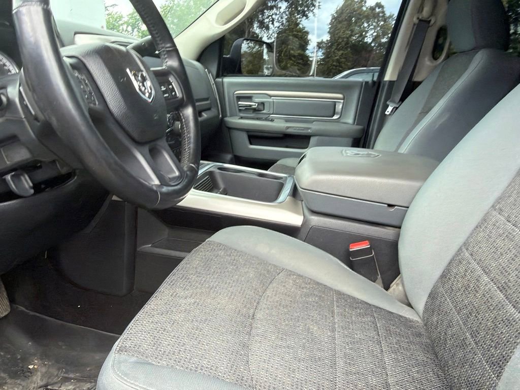 Used 2017 RAM 3500 Big Horn w/ Sport Appearance Group AWD/4WD image 9