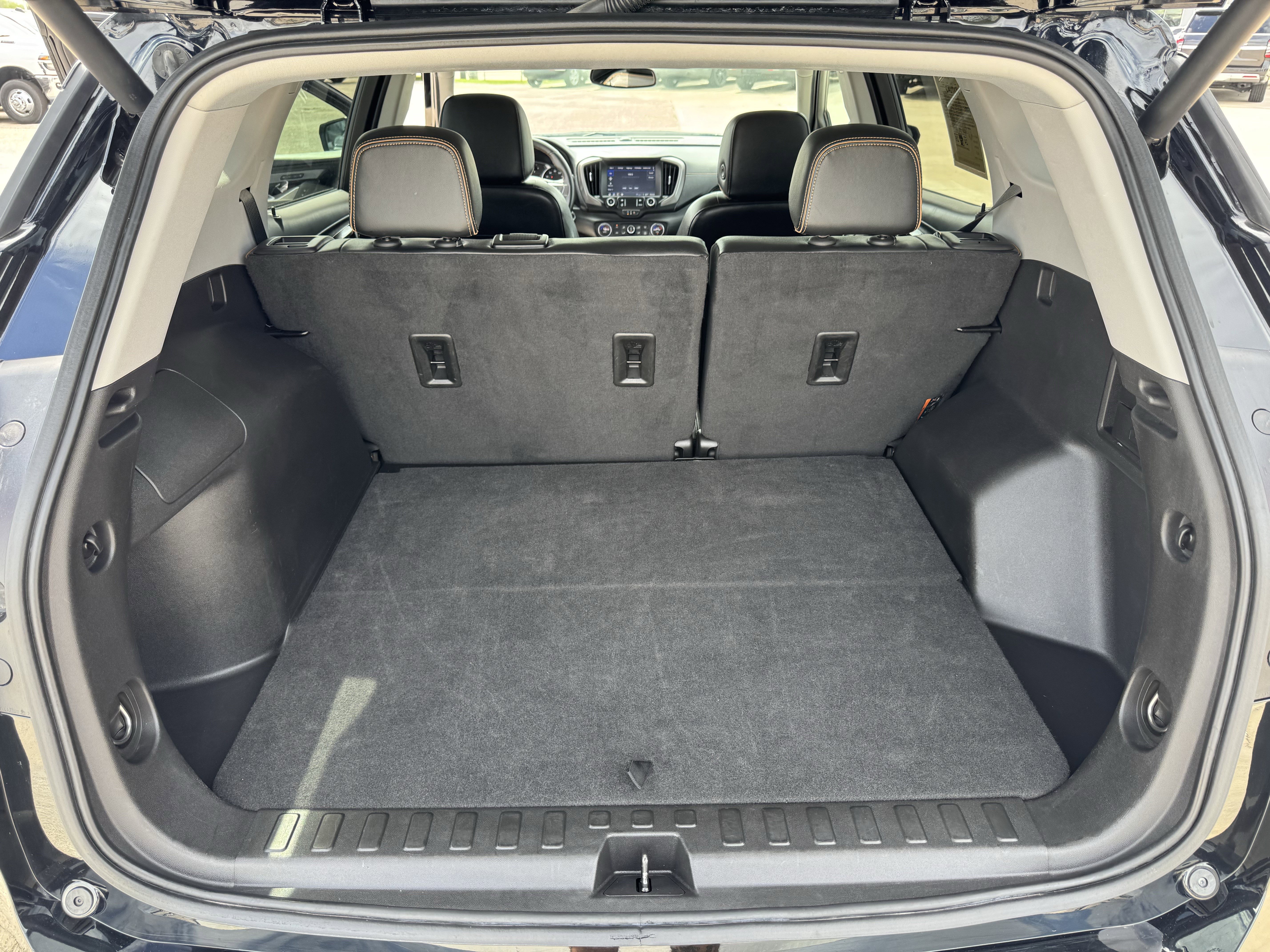 Used 2023 GMC Terrain AT4 image 30