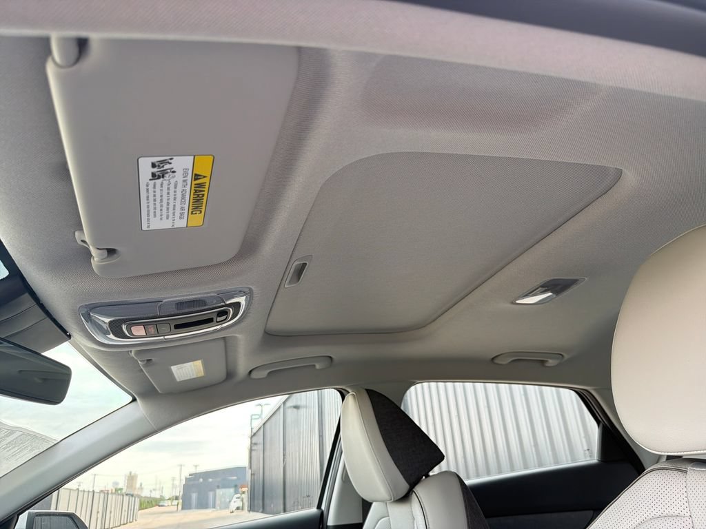 New 2026 Hyundai Elantra Limited FWD image 28