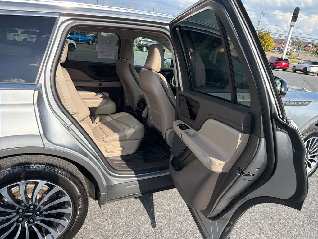 Used 2023 Lincoln Aviator Reserve w/ Elements Package Plus image 19