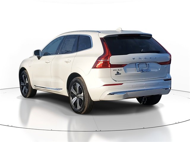 Used 2023 Volvo XC60 T8 Core w/ Climate Package image 3