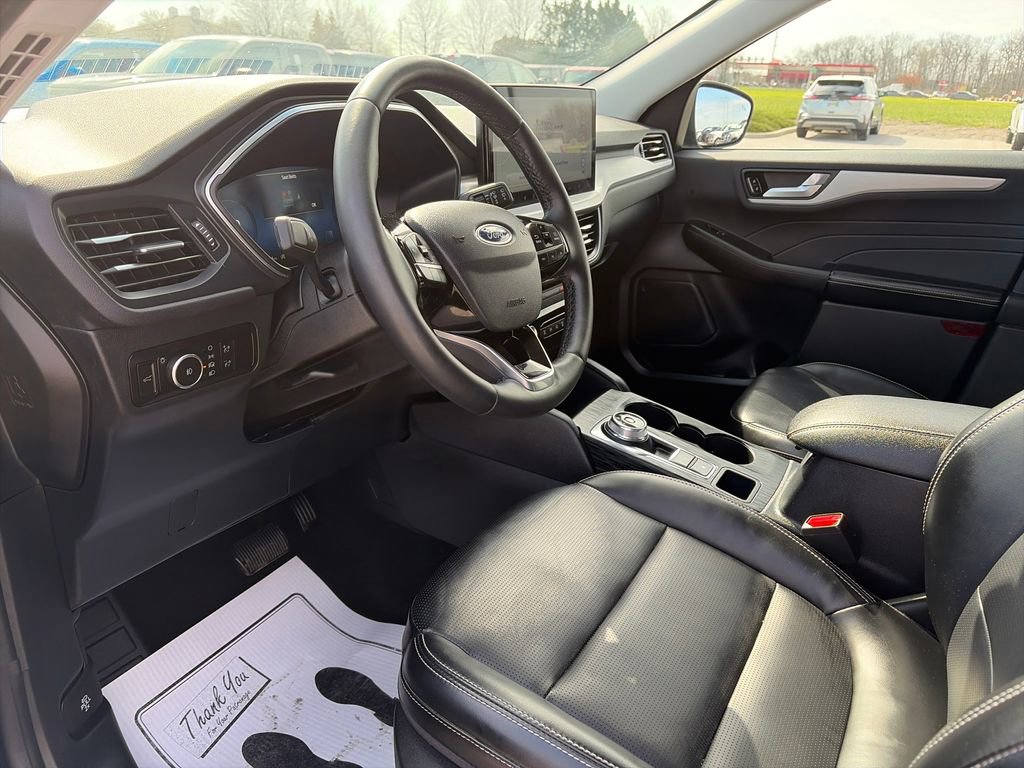 Used 2023 Ford Escape Platinum AWD/4WD image 16