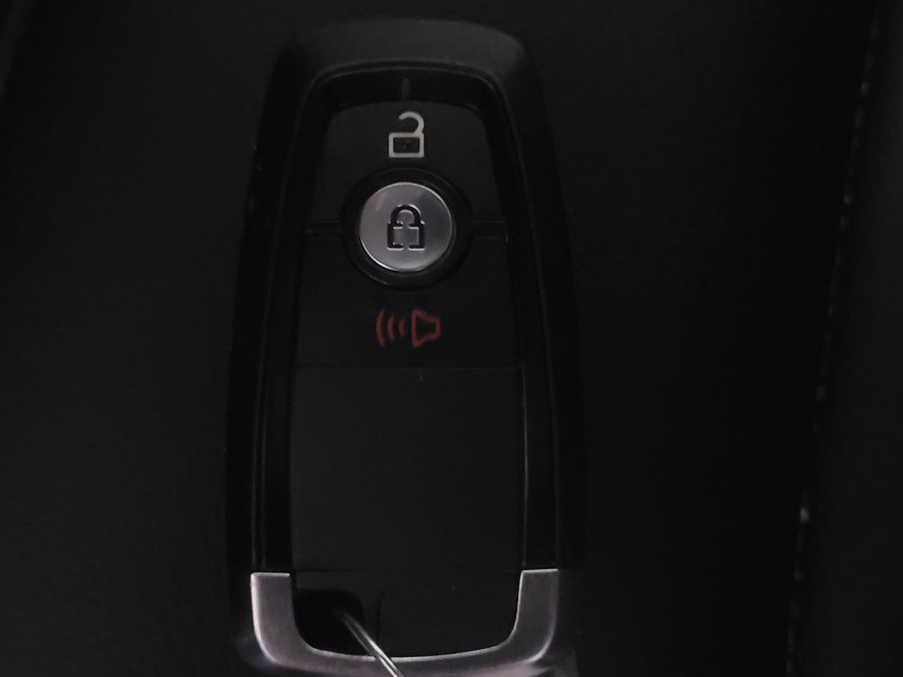 Used 2024 Ford Edge SEL image 32