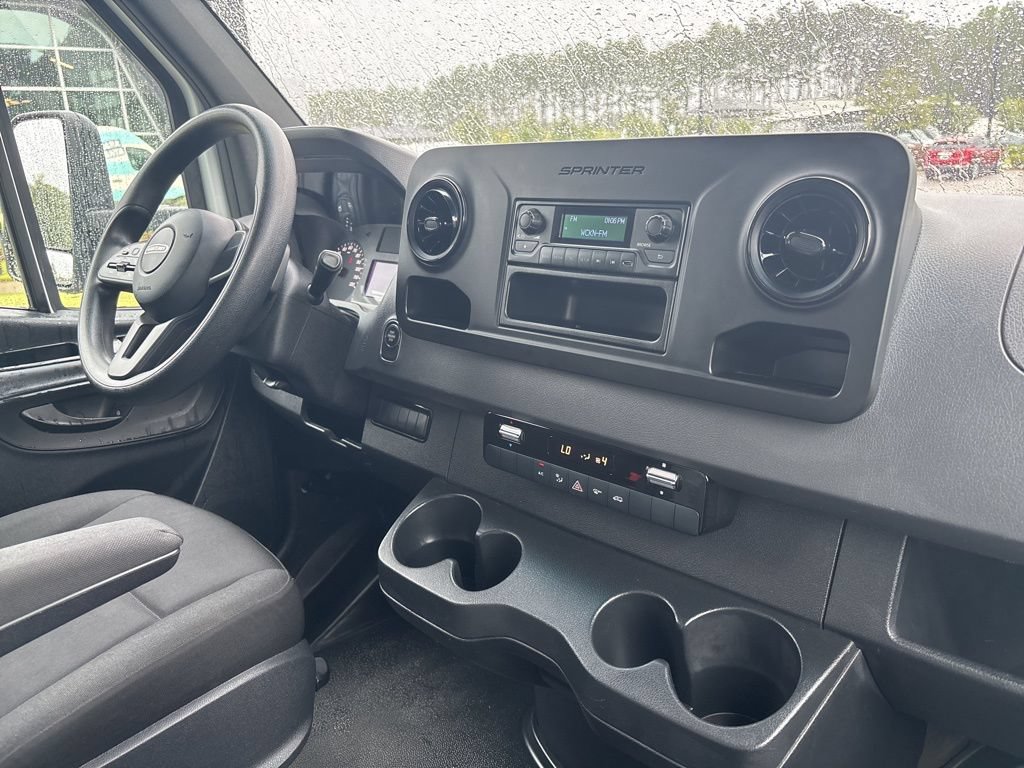 Used 2021 Freightliner Sprinter 3500 RWD image 37