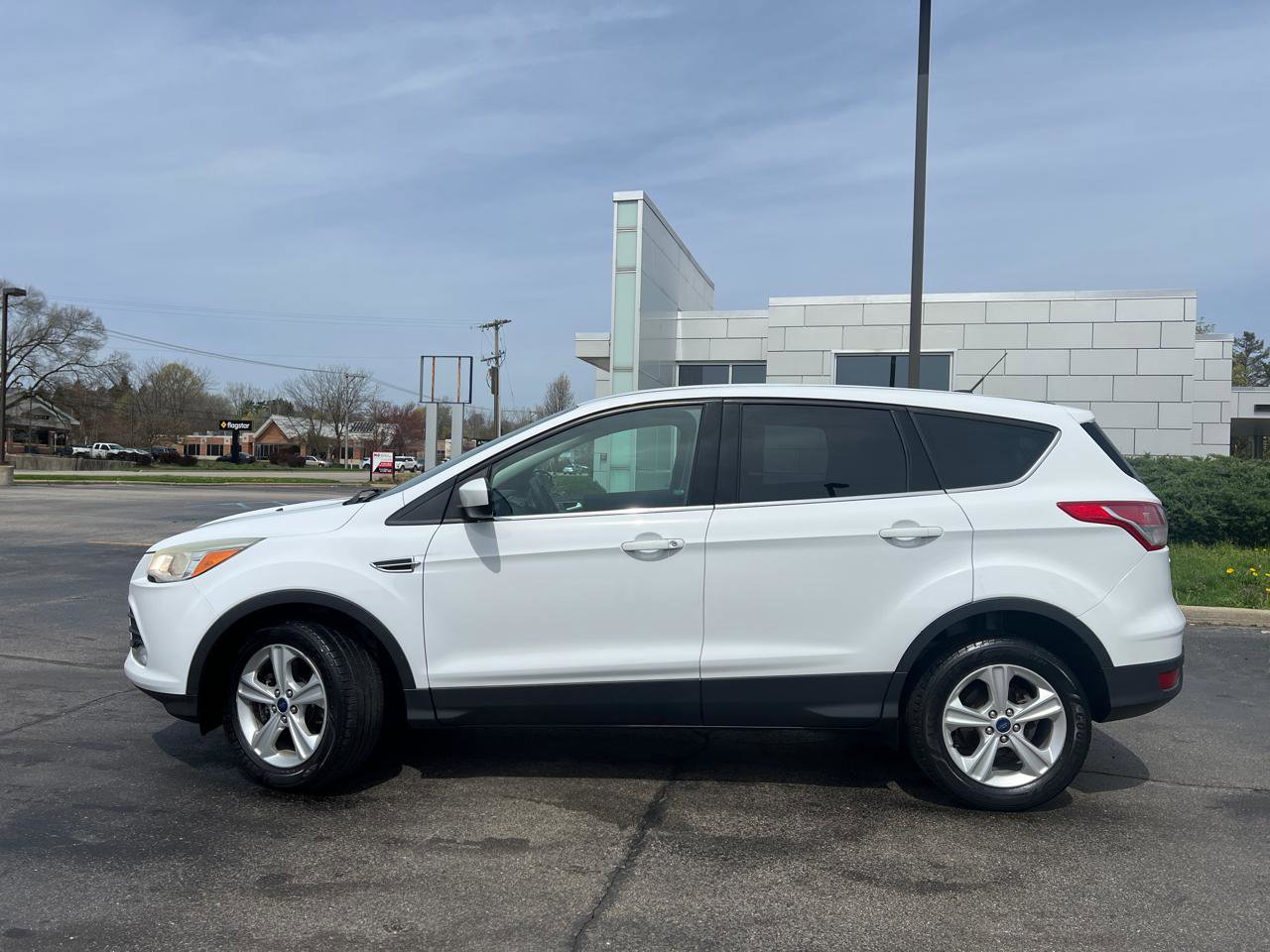 Used 2014 Ford Escape SE image 3