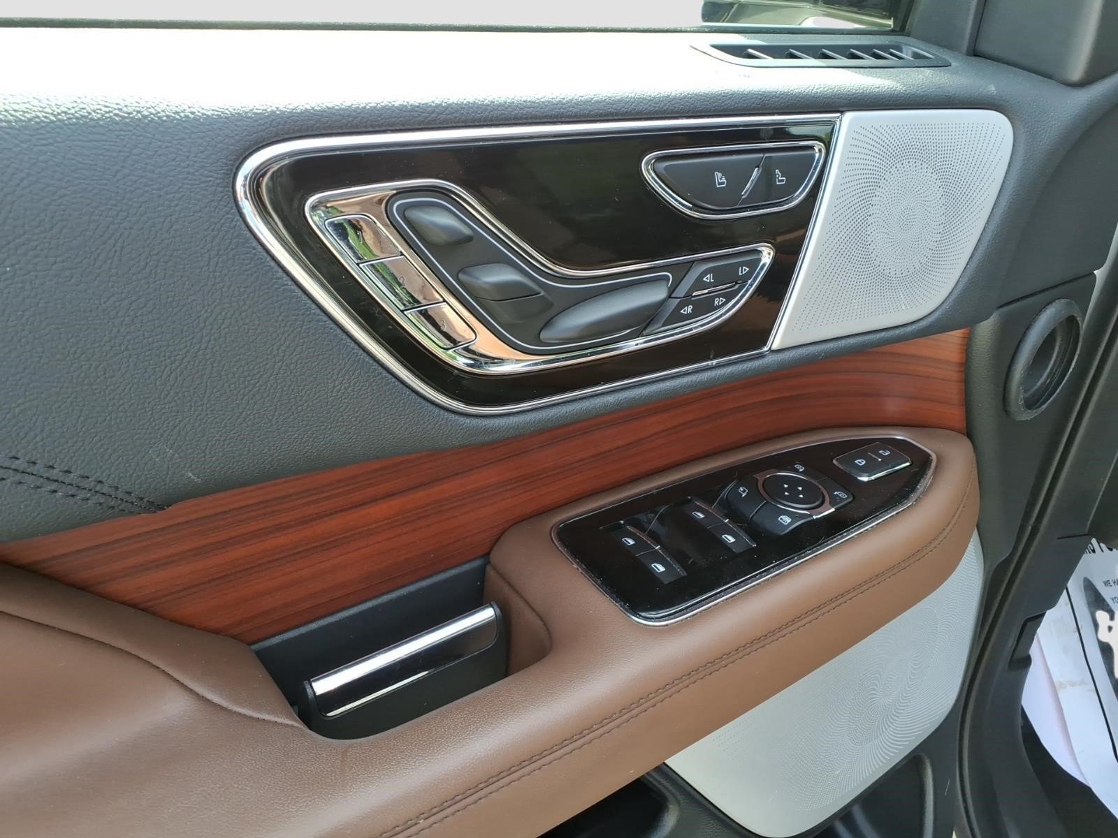 Used 2024 Lincoln Navigator Reserve AWD/4WD image 13