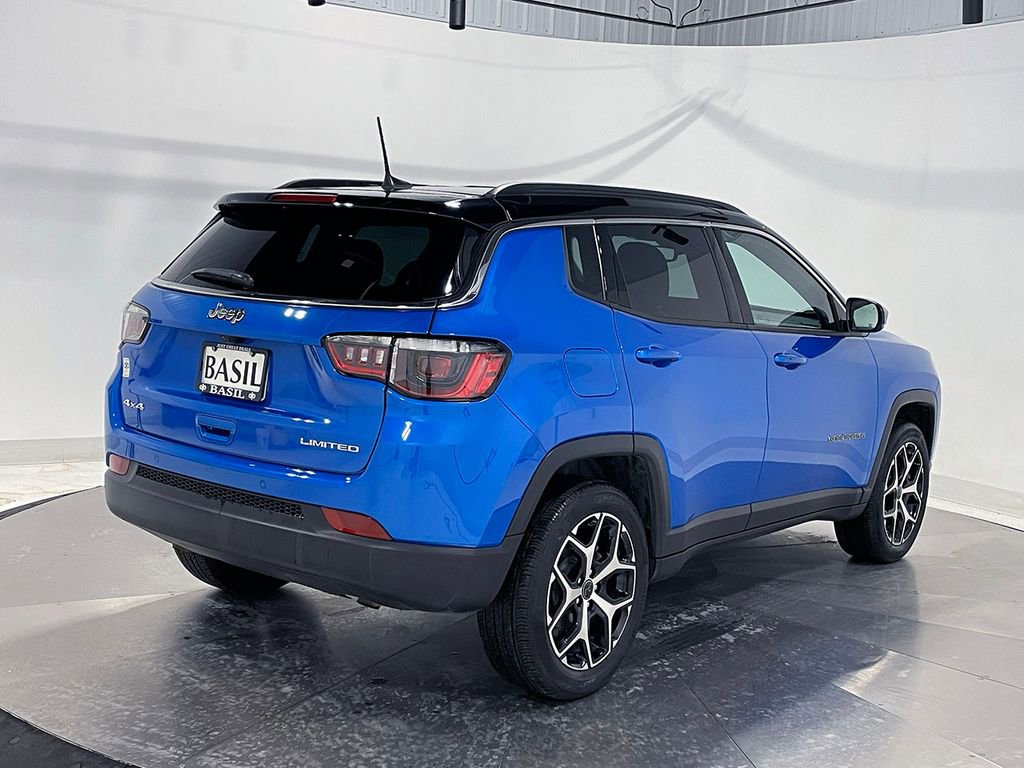 Used 2025 Jeep Compass Limited image 11