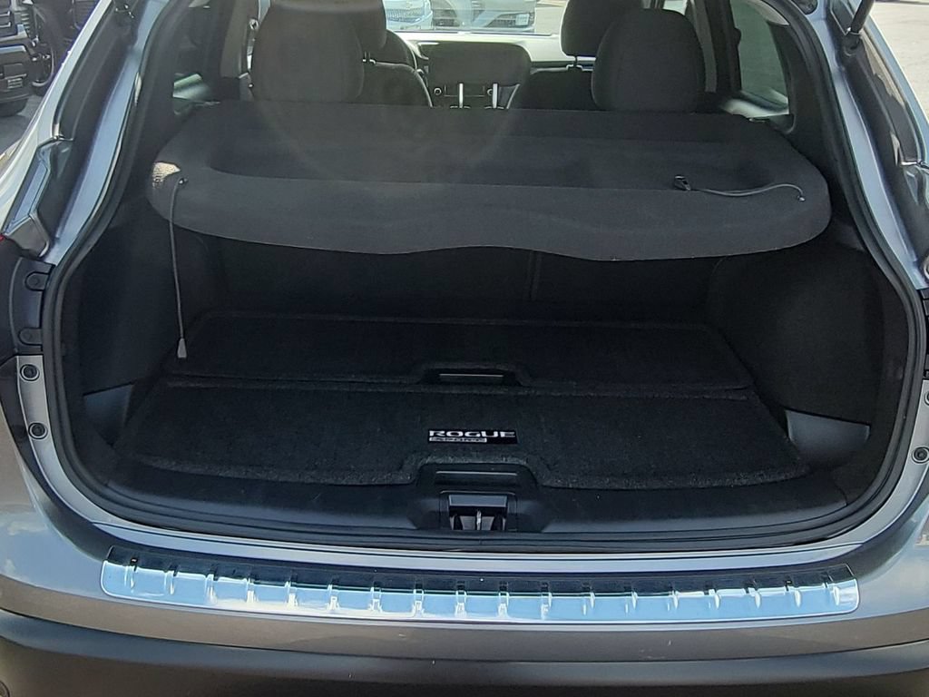 Used 2022 Nissan Rogue Sport SV FWD image 25