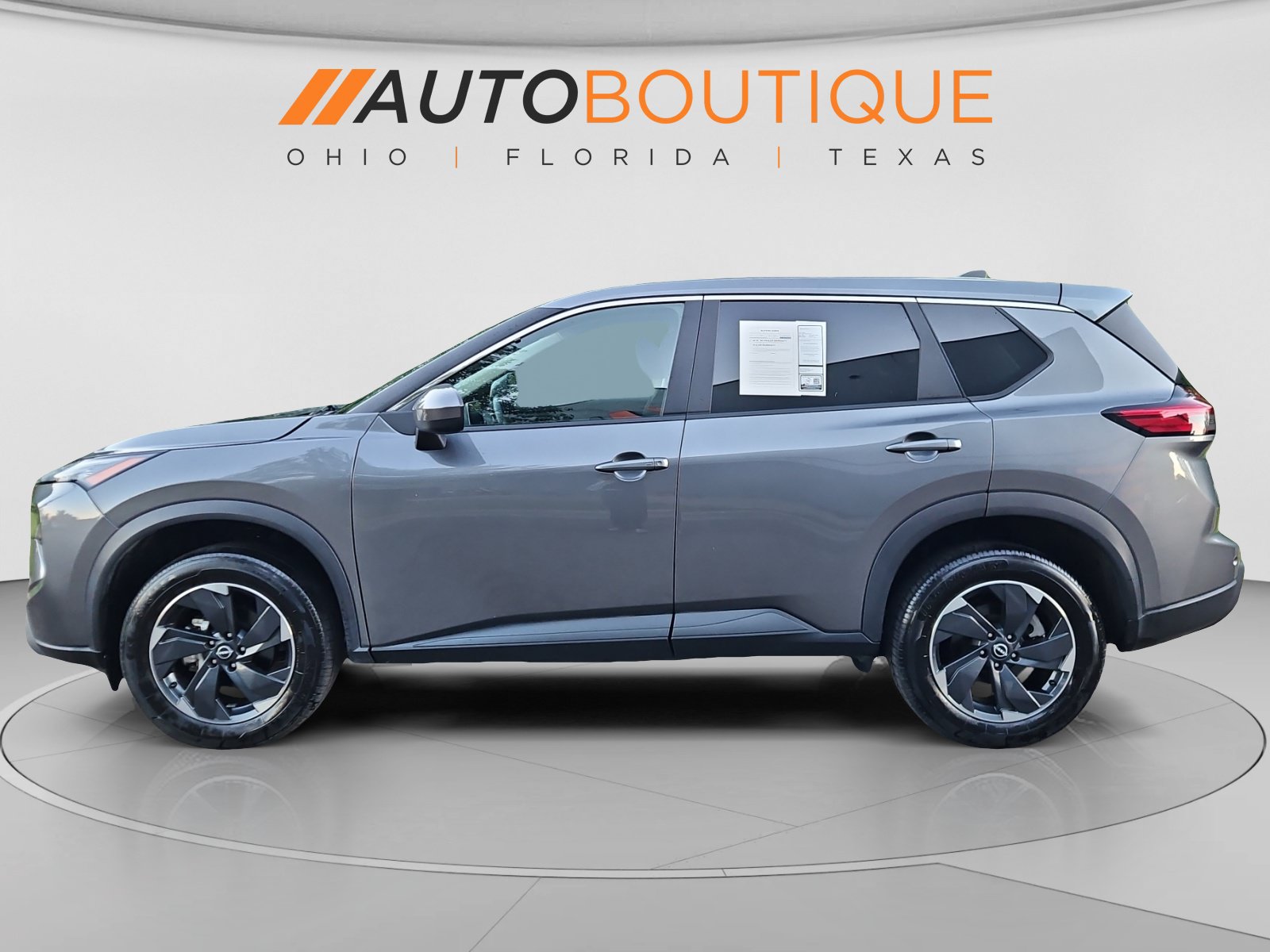 Used 2025 Nissan Rogue SV AWD/4WD image 2