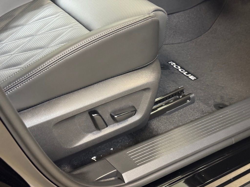 New 2026 Nissan Rogue Platinum AWD/4WD image 30