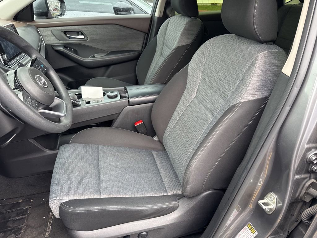 Used 2023 Nissan Rogue SV image 5