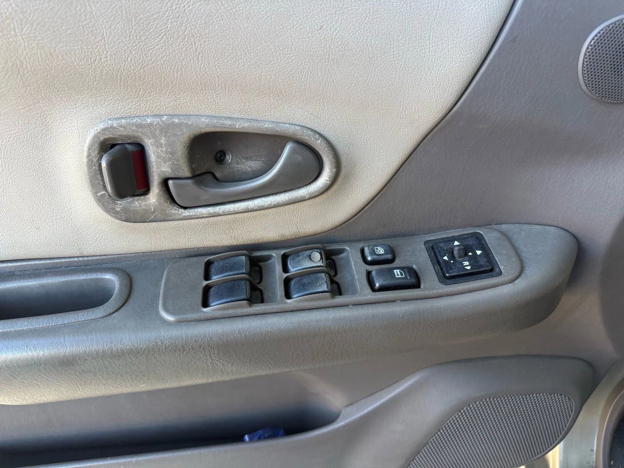 Used 2000 Mitsubishi Montero Sport XLS AWD/4WD image 10