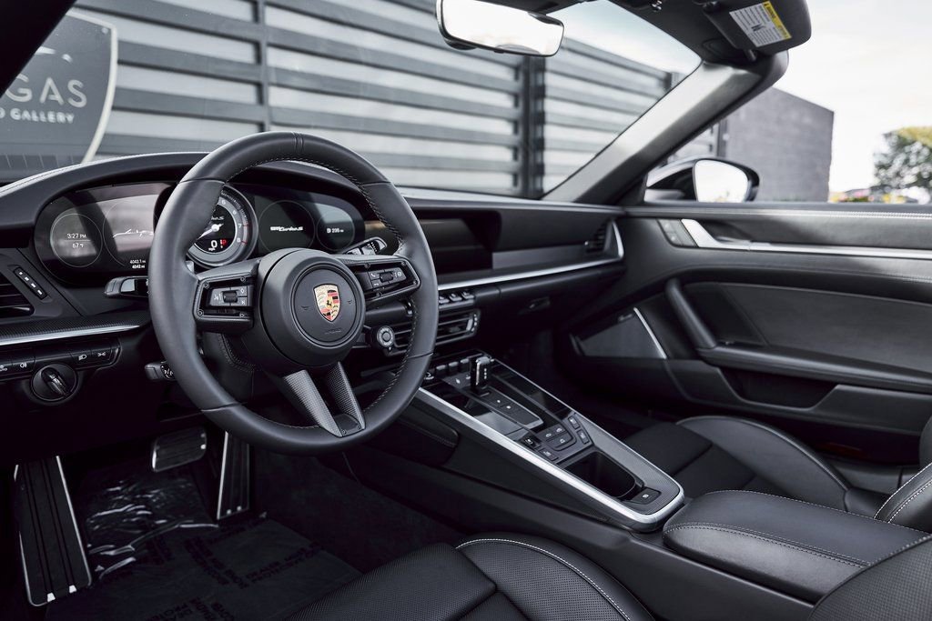 Used 2022 Porsche 911 Turbo S image 2