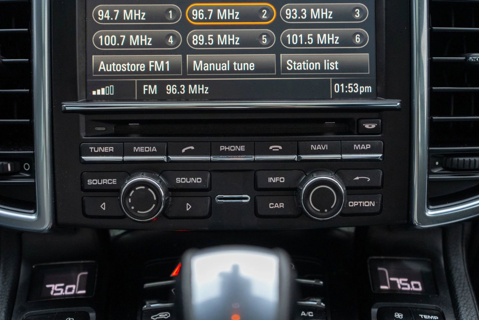 Used 2015 Porsche Cayenne S AWD/4WD image 27
