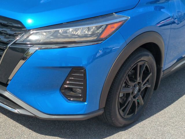 Used 2023 Nissan Kicks SR FWD image 9