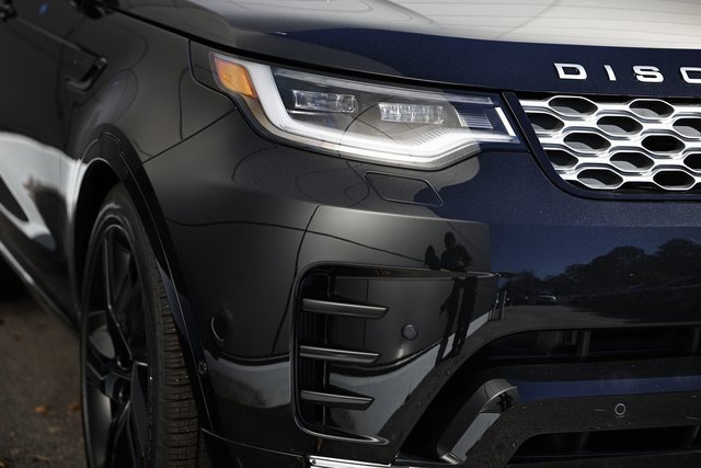 New 2025 Land Rover Discovery Metropolitan Edition image 8